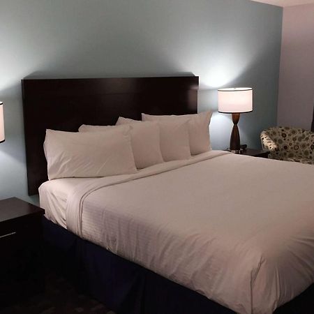 Travelodge By Wyndham Rosetown Buitenkant foto
