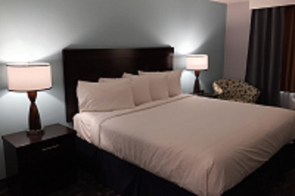 Travelodge By Wyndham Rosetown Buitenkant foto